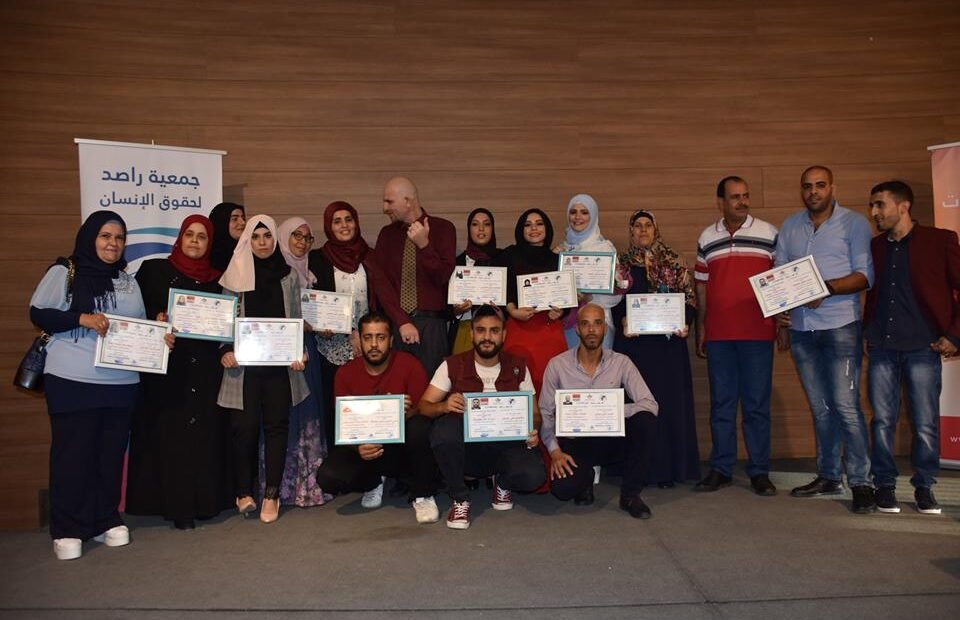 فلسطينيون سوريون في لبنان يتبعون دورة في الإعلام لنقل معاناتهم وإيصال صوتهم