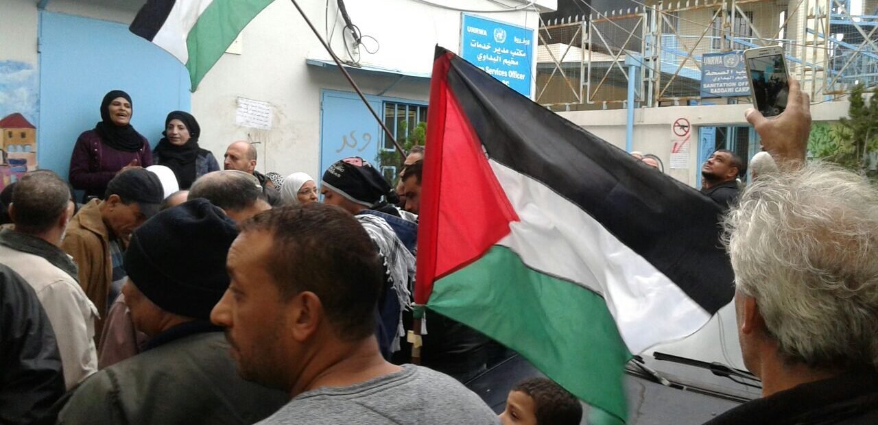 شكوى من عدم مبالاة وتقصير موظفي الأونروا في عملية تحديث بيانات فلسطيني سورية في لبنان