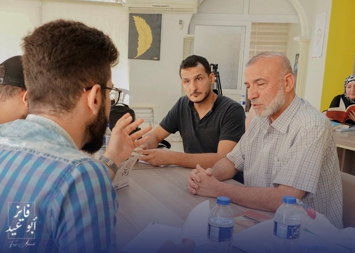 جمعية الرحمة العالمية وبيت فلسطين للشعر يقيمان برامج تعليمية تدريبيّة في ثلاث مدن تركيّة لتنمية المهارات الثقافية للاجئين