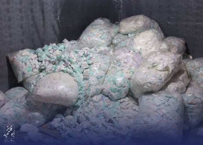 فلسطينيو سورية في البقاع يواجهون زمهرير الشتاء بإشعال الملابس القديمة وفوط الأطفال