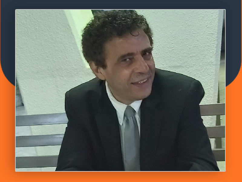 الشاعر والمترجم الفلسطيني أحمد يعقوب في ذمة الله