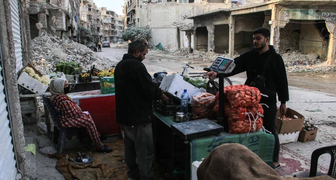 فلسطينيو سورية يشكون الواقع المزري في المخيمات