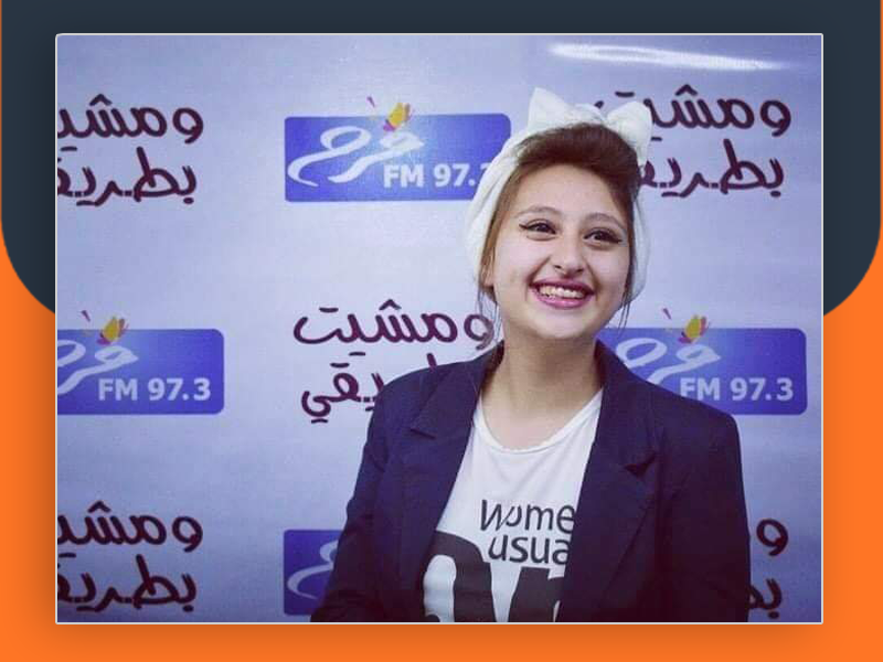 فلسطينية تتقن 8 لغات الأولى على جامعة دمشق للسنة الثالثة