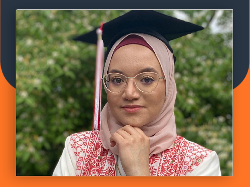 فلسطينية سورية تحصل على البكالوريوس من جامعة دينيسون الأمريكية