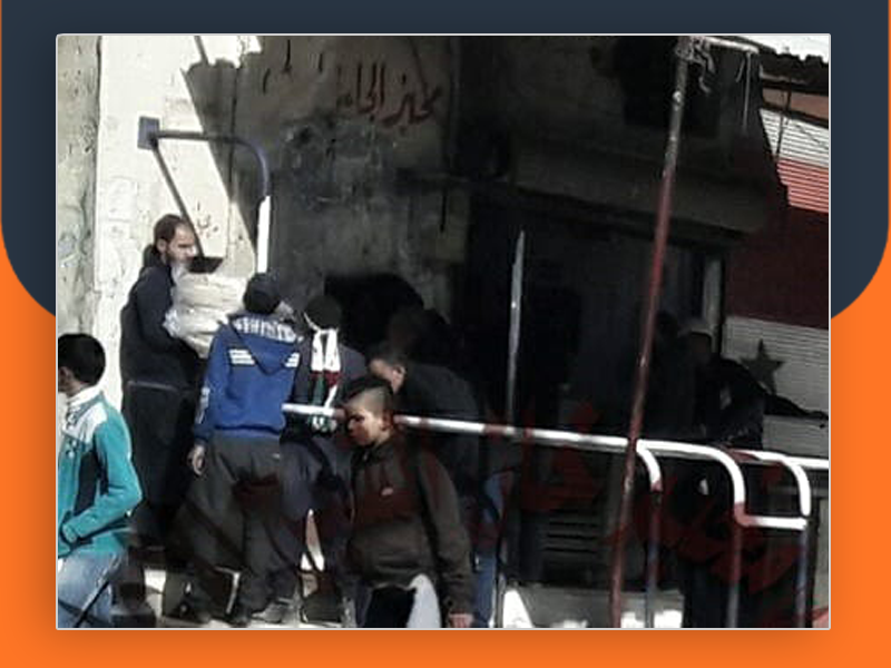 كبار السن أكثر من يعانون أمام أفران الخبز في مخيم خان الشيح