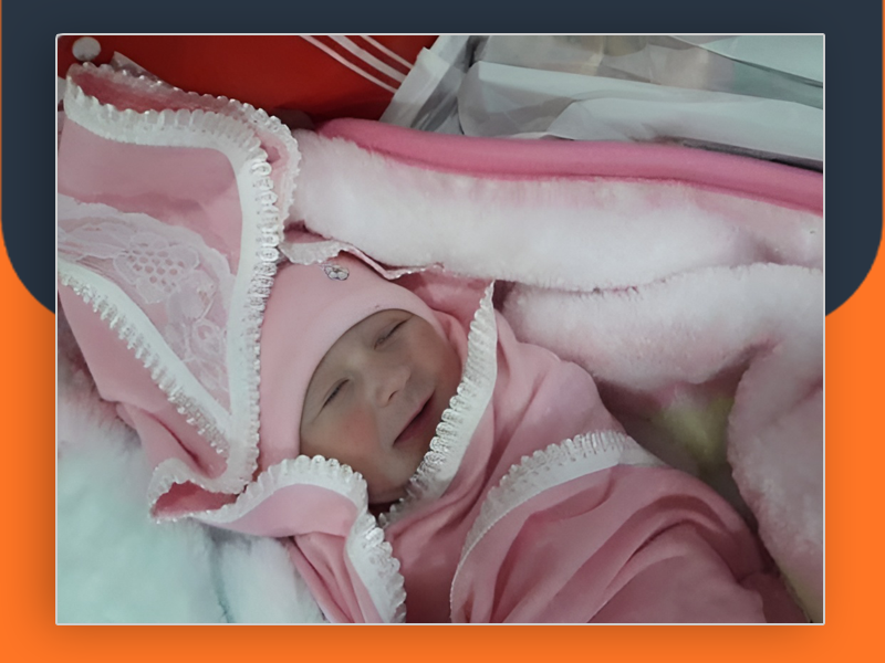 ولدت ولم ترها..مهجرة فلسطينية تناشد رؤية طفلتها في تركيا