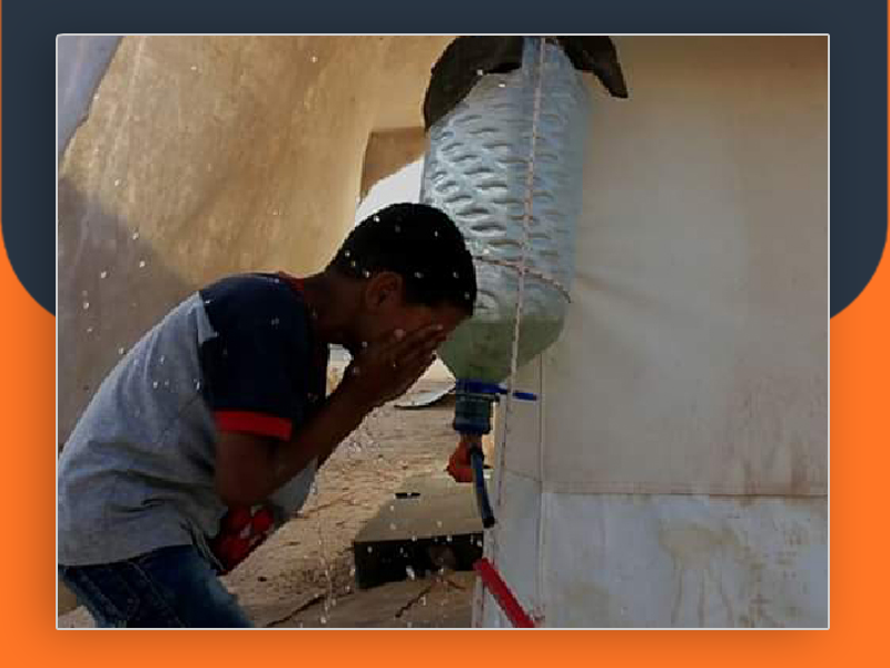 الفلسطينيون يصارعون حرارة الصيف في مخيمات الشمال السوري