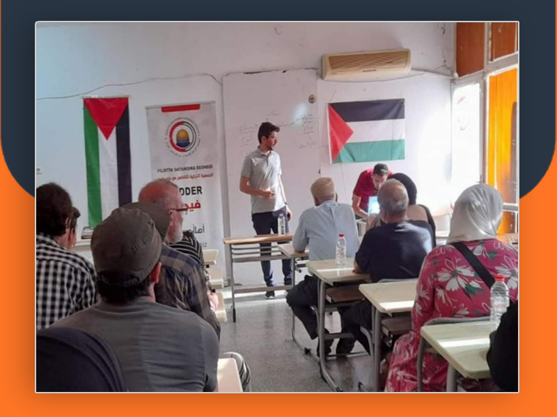 فلسطينيون سوريون يتلقون تدريبات إسعافية في مرسين التركية