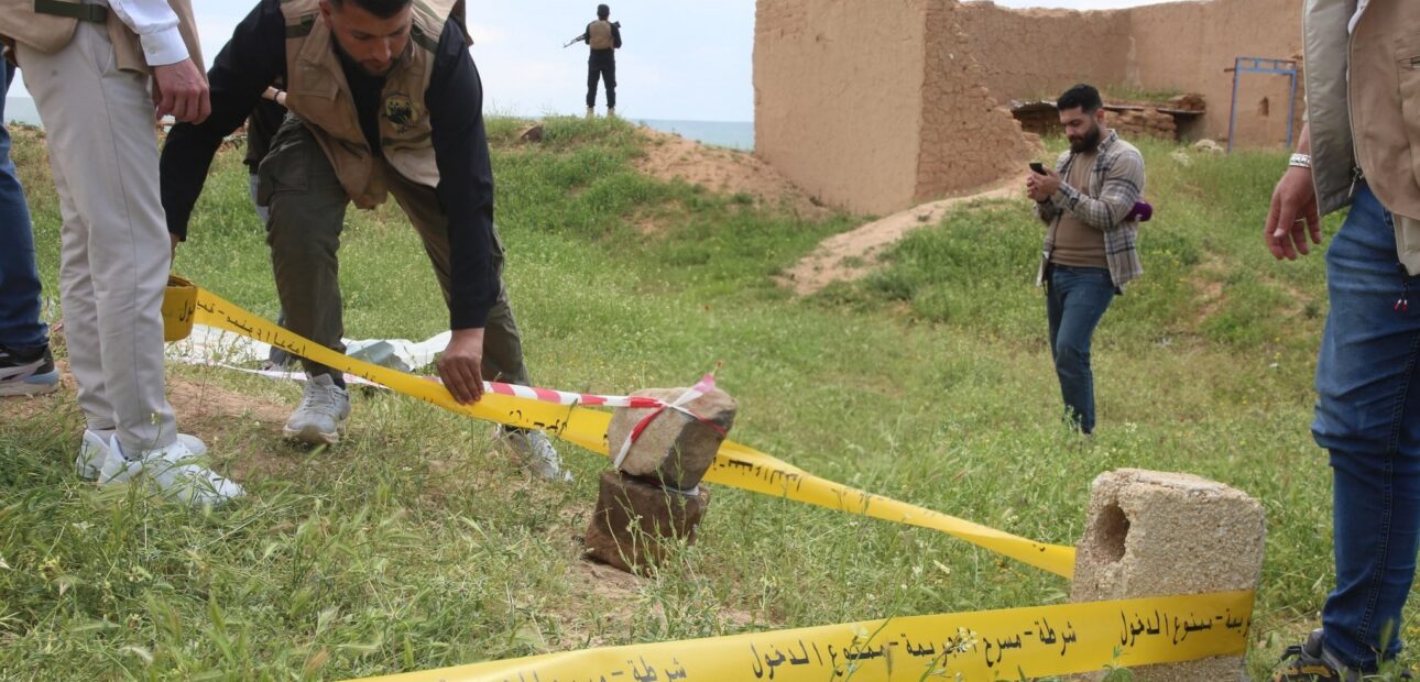 استخراج رفات 12 من ضحايا “مجزرة حي التضامن” جنوبي دمشق