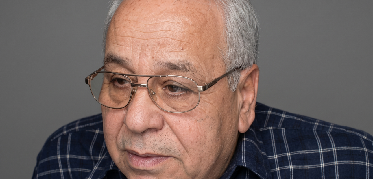 الكاتب والإعلامي حسام محمود شحادة… صوت هادئ حمل همّ الوطن