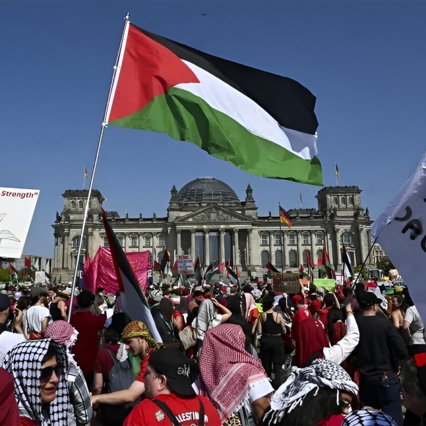 بسبب التضامن مع غزة.. فلسطينيون في ألمانيا بين سحب الإقامة وشبح الترحيل