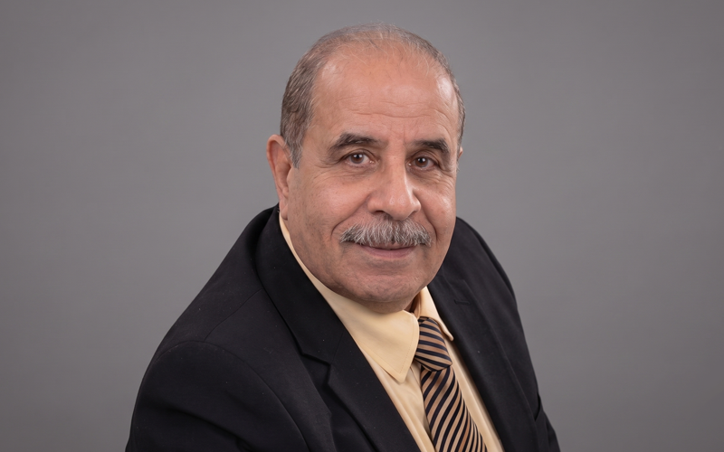 محمد خالد عمايري (أبو راني).. حمل رسالة التعليم في مخيمات اللجوء
