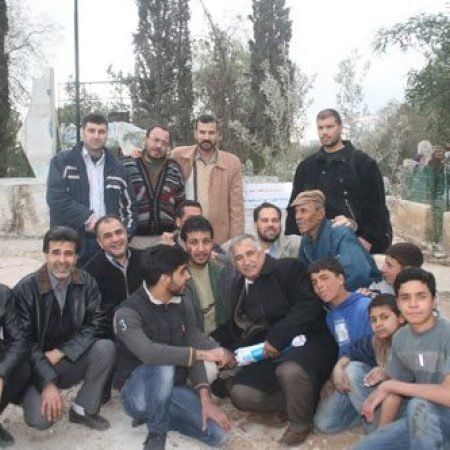 521819_280712475342263_1132663930_n